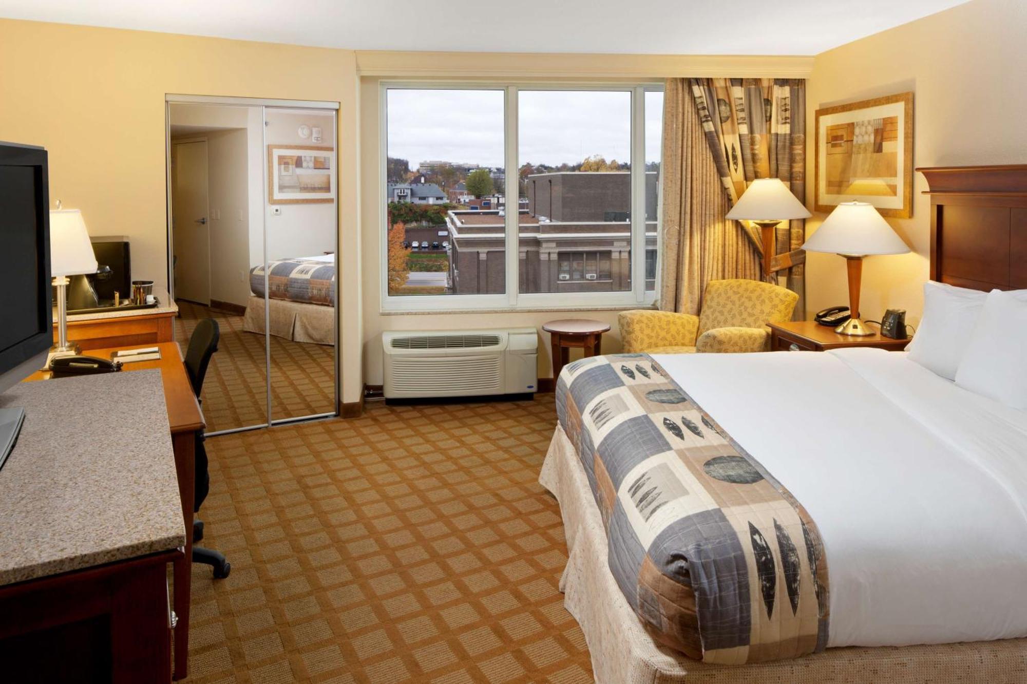 Doubletree By Hilton Jefferson City Exterior foto