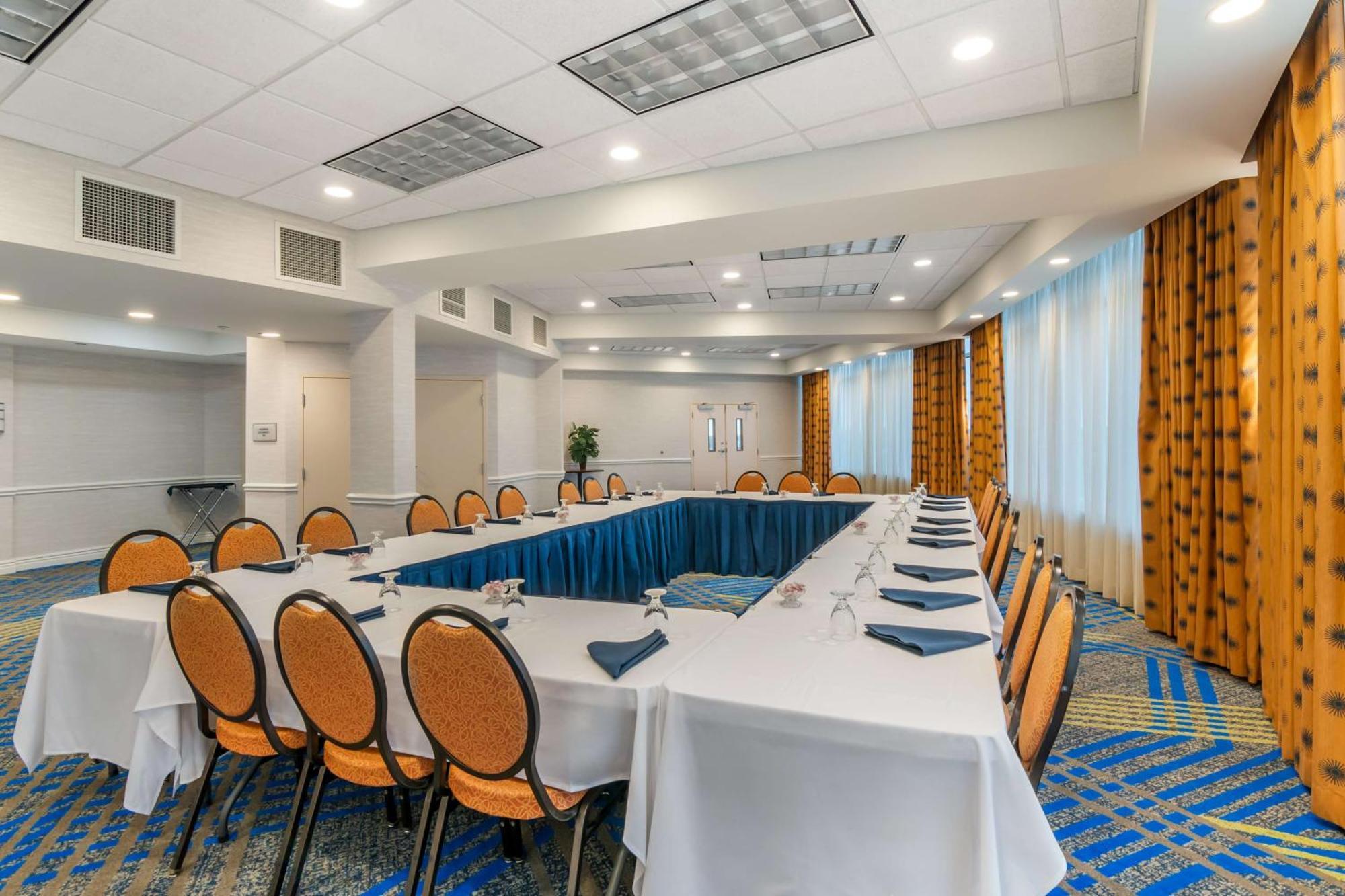 Doubletree By Hilton Jefferson City Exterior foto
