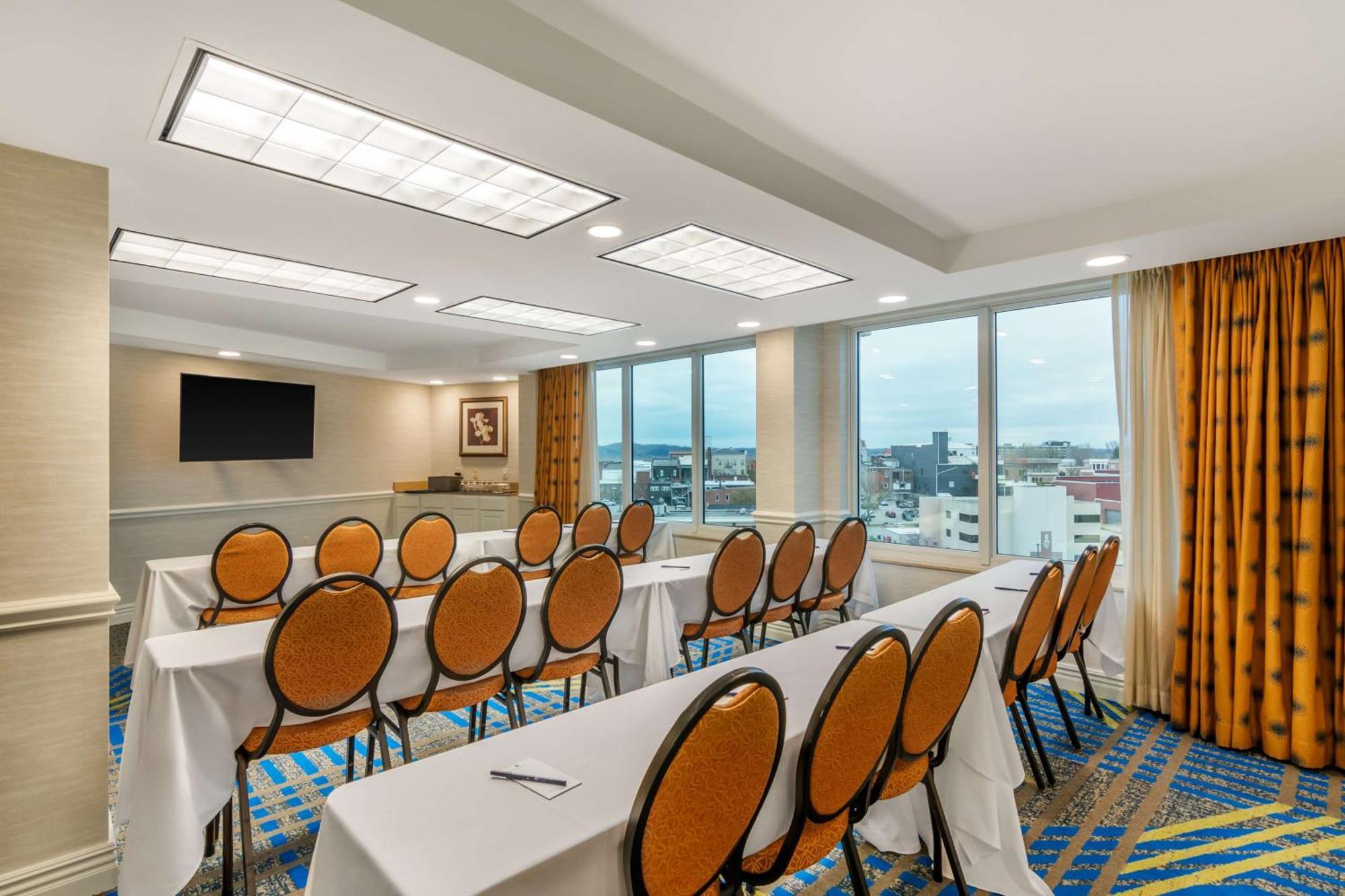 Doubletree By Hilton Jefferson City Exterior foto