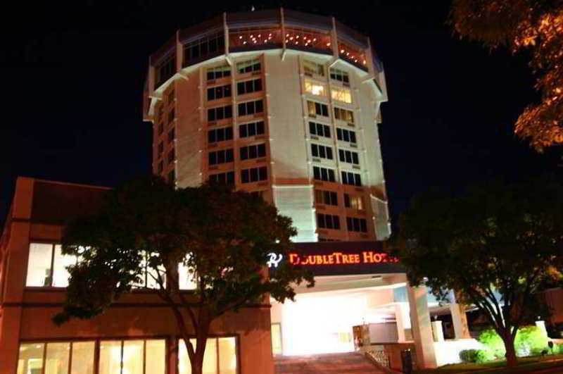 Doubletree By Hilton Jefferson City Exterior foto